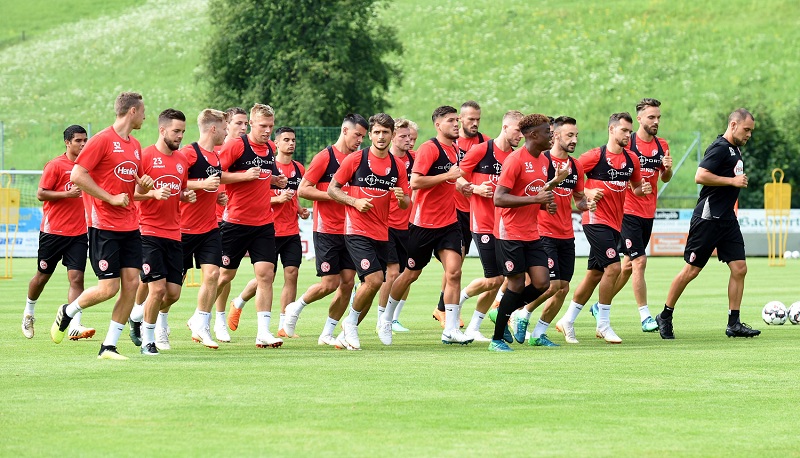 Fortuna D Sseldorf Knackig Fortuna Absolviert Erste Trainings